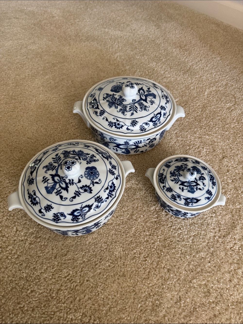 Blue Danube Covered Casserine Set - Three Stackable Ceramic Bowls - Picture 3 of 5